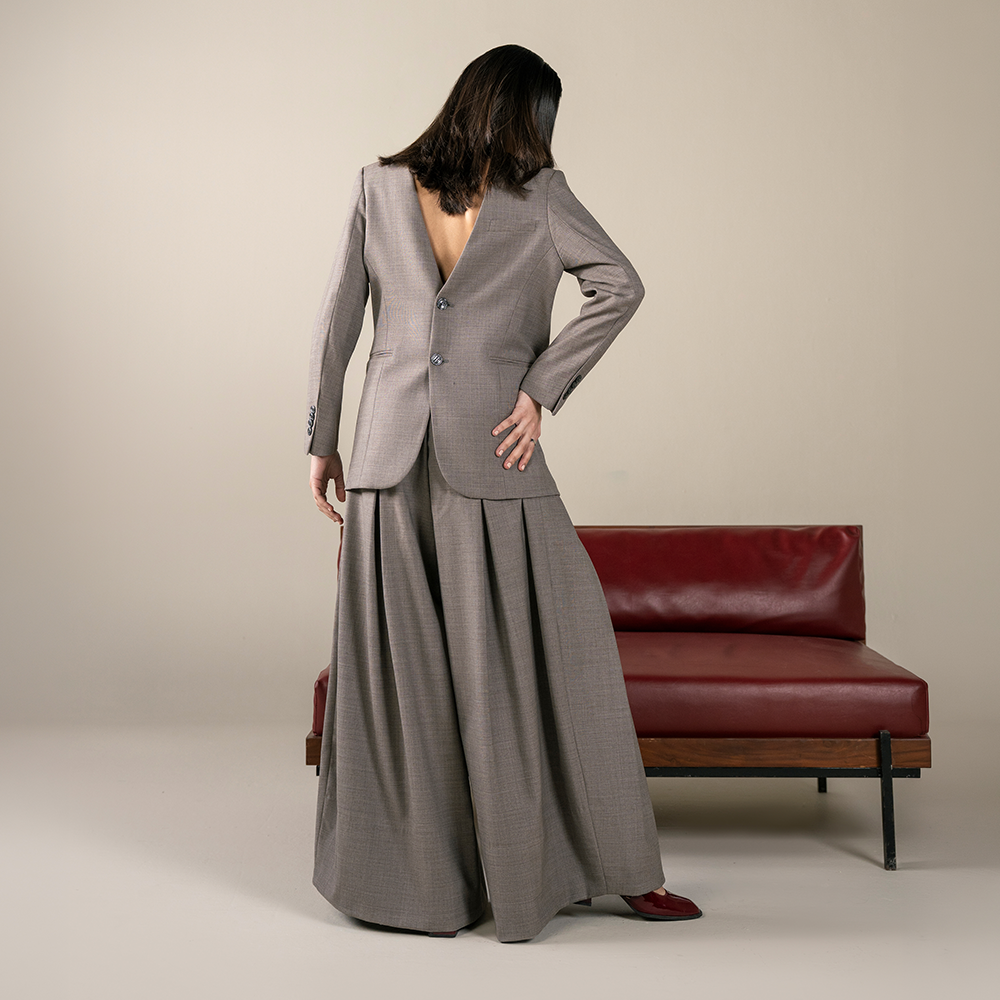 Reverse tailor set